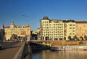 Dancing House – Tančící dům hotel