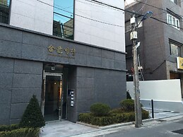 Seoul Crown 88 Guest House - Foreign Guests Only