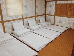 Seoul Crown 88 Guest House - Foreign Guests Only