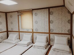 Seoul Crown 88 Guest House - Foreign Guests Only