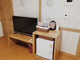 Seoul Crown 88 Guest House - Foreign Guests Only