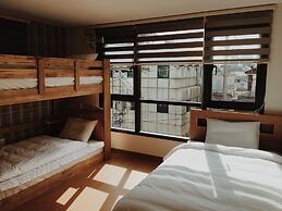 Seoul Crown 88 Guest House - Foreign Guests Only