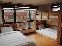 Seoul Crown 88 Guest House - Foreign Guests Only