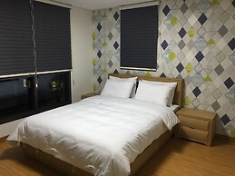 Seoul Crown 88 Guest House - Foreign Guests Only