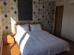 Seoul Crown 88 Guest House - Foreign Guests Only