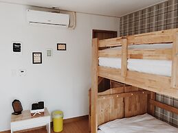 Seoul Crown 88 Guest House - Foreign Guests Only