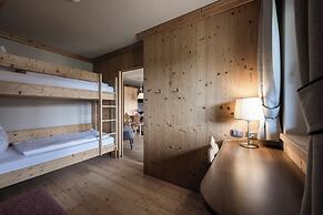 Post Alpina - Family Mountain Chalets
