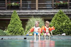 Post Alpina - Family Mountain Chalets