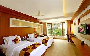 PLUM JUDY - THE LEISURE HOTEL