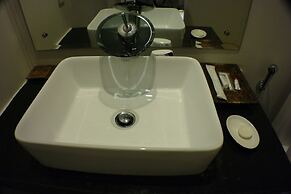 Mowin Boutique Hotel & Residence