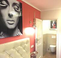 Hotel Chapeau Noir