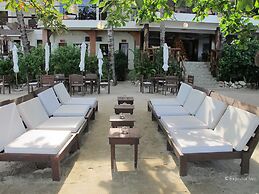 Sunset at Aninuan Beach Resort powered by Cocotel