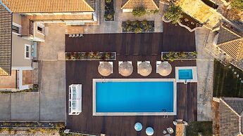 Serenus Luxury Villa