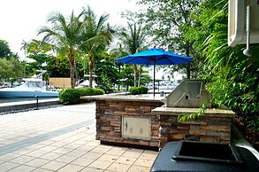 Riviera Luxury Living at River Oaks Marina and Tower