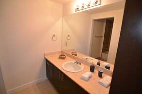 Riviera Luxury Living at River Oaks Marina and Tower