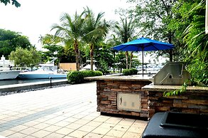 Riviera Luxury Living at River Oaks Marina and Tower