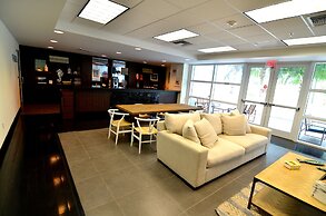 Riviera Luxury Living at River Oaks Marina and Tower