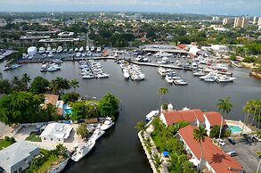 Riviera Luxury Living at River Oaks Marina and Tower
