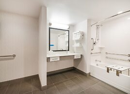 Hampton Inn & Suites Miami Wynwood Design District