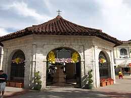 Food District Hostel Cebu Central