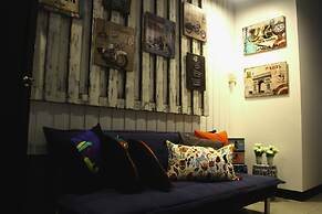 Food District Hostel Cebu Central