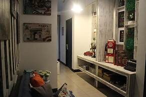 Food District Hostel Cebu Central