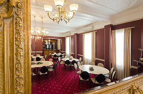 Criterion Hotel Warwick