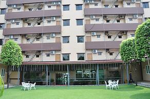 Green Leaf Hotel