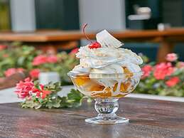 The Waverly Hotel & Residences