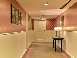 The Waverly Hotel & Residences