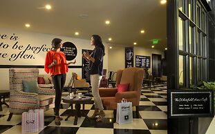 The Waverly Hotel & Residences