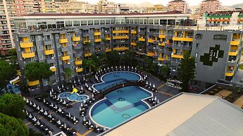 Senza Grand Santana Hotel