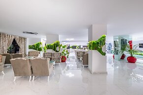 Senza Grand Santana Hotel