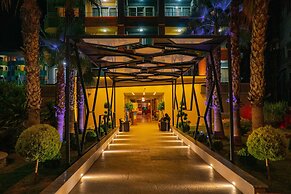 Senza Grand Santana Hotel