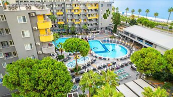 Senza Grand Santana Hotel