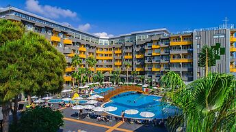 Senza Grand Santana Hotel