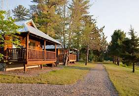 Lake Parlin Lodge & Cabins