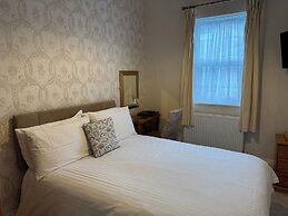 Raincliffe Hotel