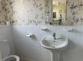 Raincliffe Hotel