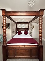 Raincliffe Hotel