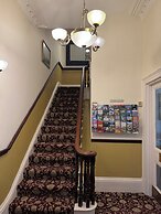 Raincliffe Hotel