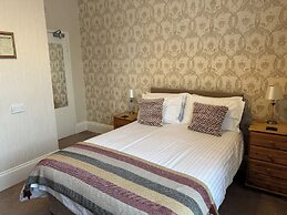 Raincliffe Hotel
