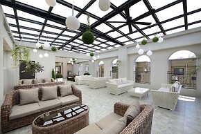 Caffir garden hotel