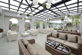 Caffir garden hotel