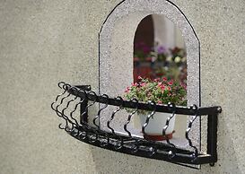 Caffir garden hotel