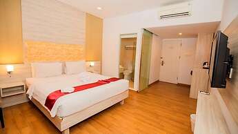 Front One Akshaya Hotel Karawang