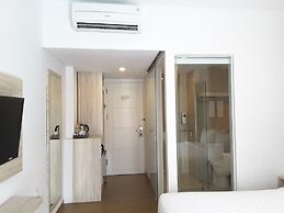 Front One Akshaya Hotel Karawang