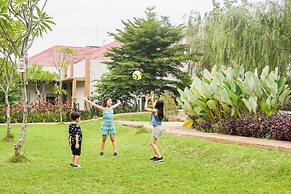 Front One Akshaya Hotel Karawang