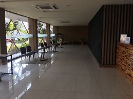 Front One Akshaya Hotel Karawang