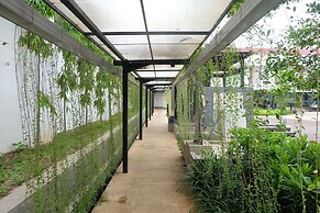 Front One Akshaya Hotel Karawang